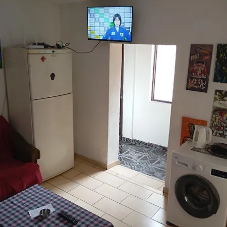 Private Flat In House 17 Tiran