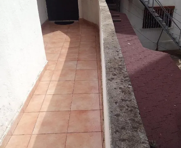 Private Flat In House 17 Δωμάτια σε οικογενειακή κατοικία *