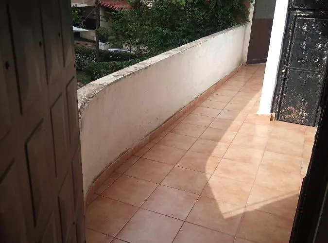 Δωμάτια σε οικογενειακή κατοικία Private Flat In House 17 Τίρανα