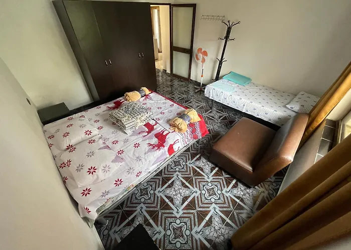 Private Flat In House 17