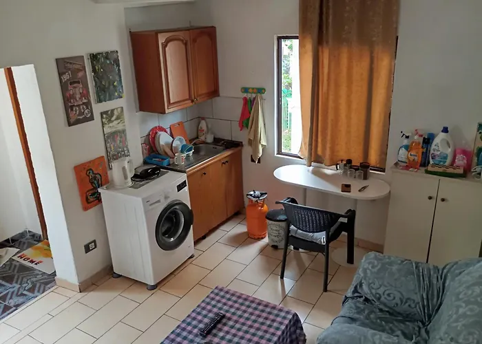 Δωμάτια σε οικογενειακή κατοικία Private Flat In House 17 *