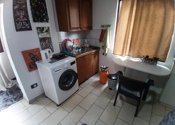 Δωμάτια σε οικογενειακή κατοικία Private Flat In House 17 *
