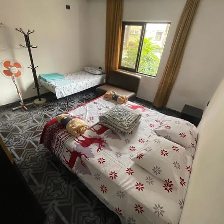 Проживание в семье Private Flat In House 17 *