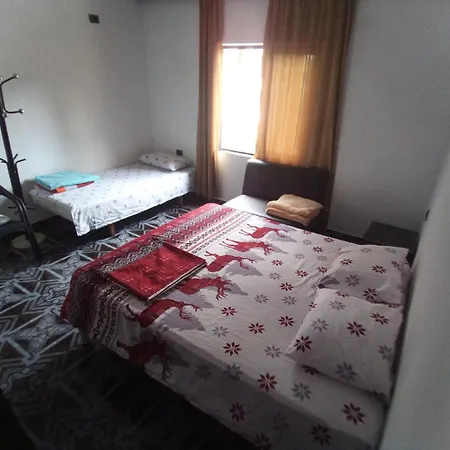 Private Flat In House 17 Rum i privatbostad Tirana