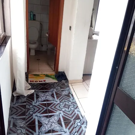Private Flat In House 17 Ubytování v soukromí Tirana