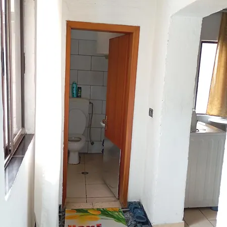 Private Flat In House 17 Проживание в семье